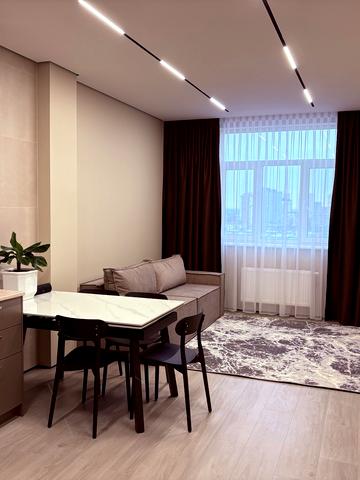 Будівельників вул., 30