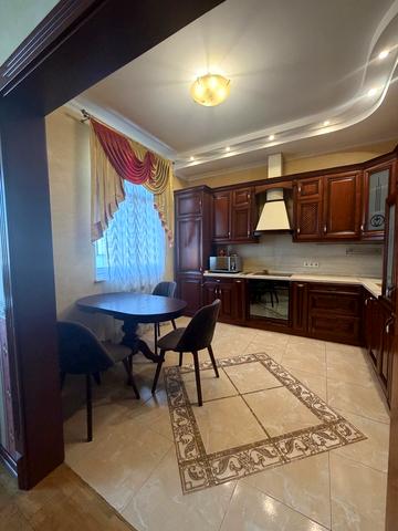 Микільсько-Слобідська вул., 1-А