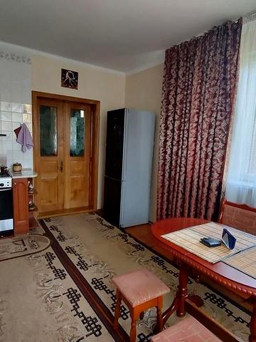 Центральна вул.