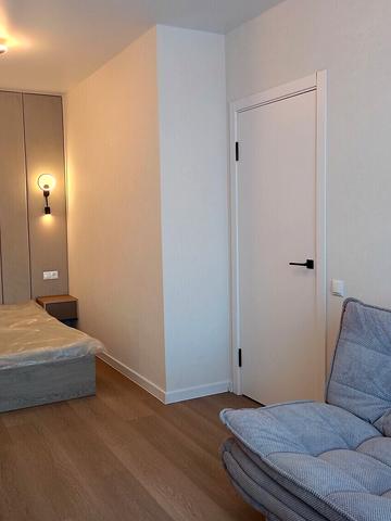 Довженка вул., (Будинок)