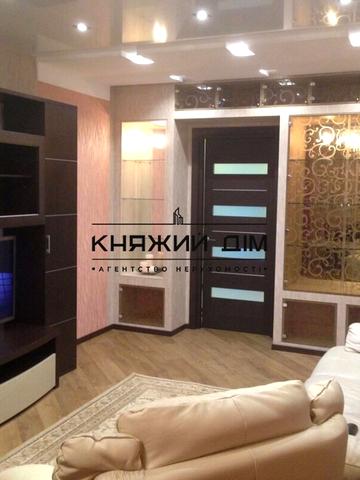 Єлизавети Чавдар вул., 11