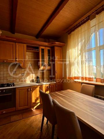 Волоська вул., 50/38