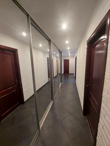 Довженка вул., 24