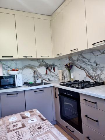 Євгена Патона вул., 9