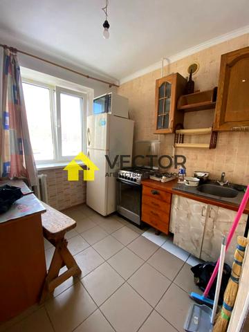 Михайла Грушевського вул., 17