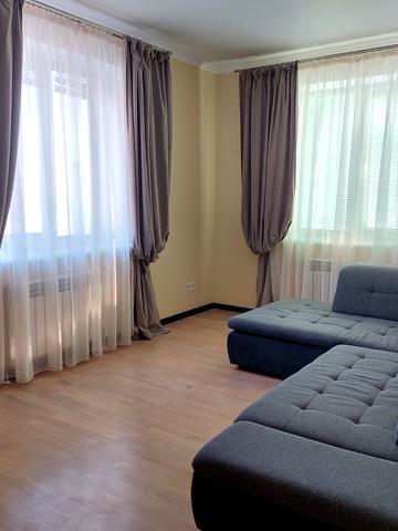 Бориса Гмирі вул., 14