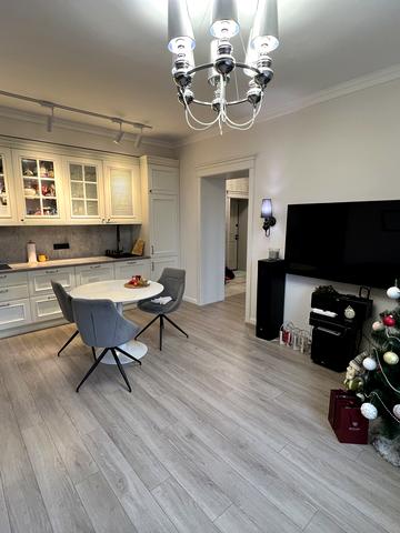 Херсонська вул., 9-А