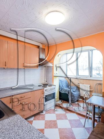 Володимира Івасюка просп. (Героїв Сталінграду), 1