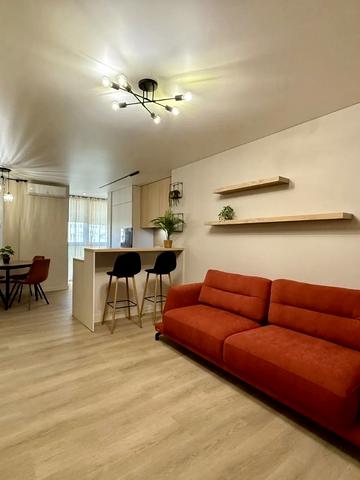 Степана Бандери вул., 77-Б