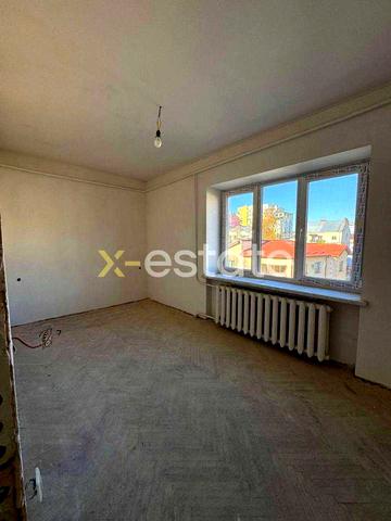 Братів Дужих вул. (Володимира Комарова), 22а