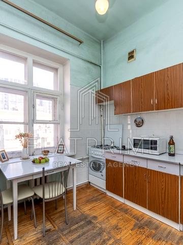 Велика Васильківська вул. (Червоноармійська), 132