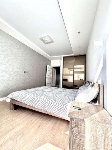 Пасічна вул., 175