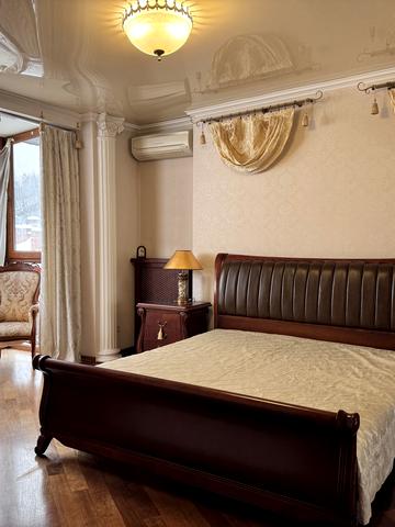 Дмитра Вітовського вул. (), 33