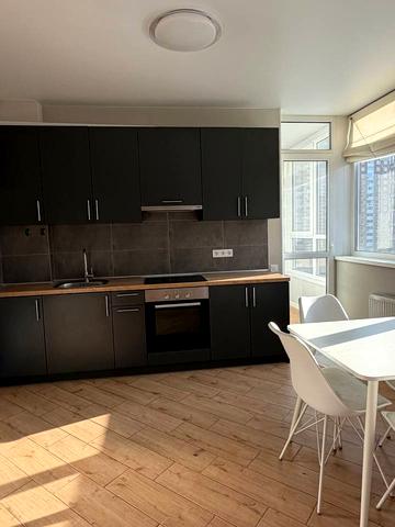 Європейського Союзу просп. (Правди), 41-Е