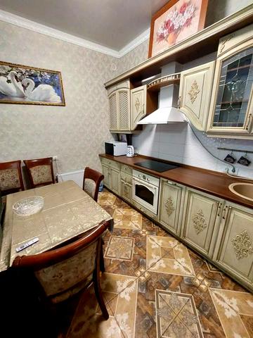 Сінна вул., 1