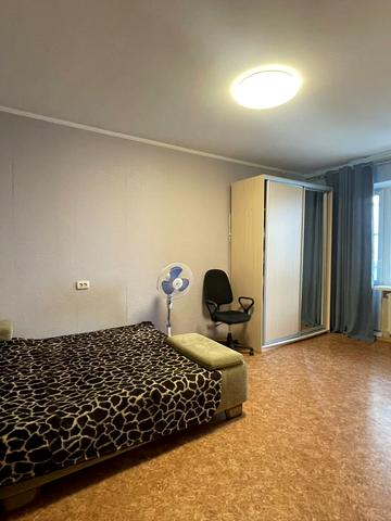 Академіка Корольова вул., 34