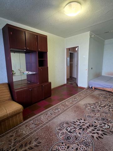 Тополина вул., 10