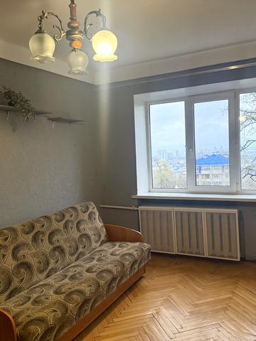 Нагірна вул., 12