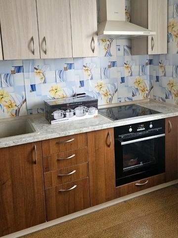 Академіка Єфремова вул. (Командарма Уборевича), 17