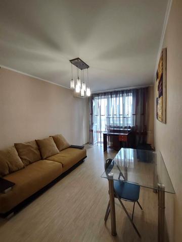 Богдана Хмельницького вул., 36