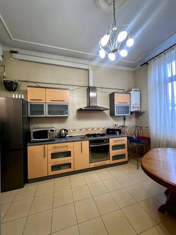 Михайла Туган-Барановського вул., 32