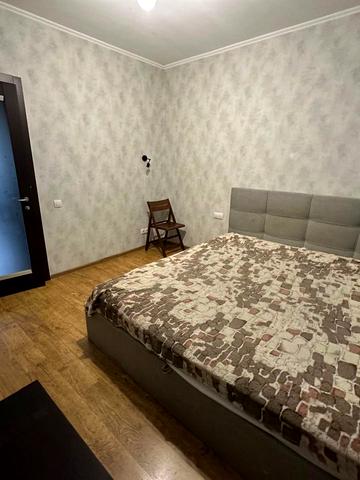 Срібнокільська вул., 14