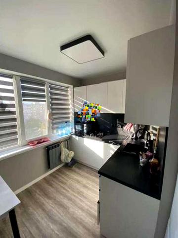 Романа Шухевича просп. (Генерала Ватутіна), 10-А