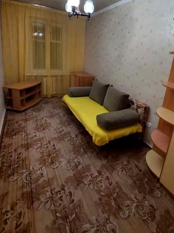 Будівельників вул., 24