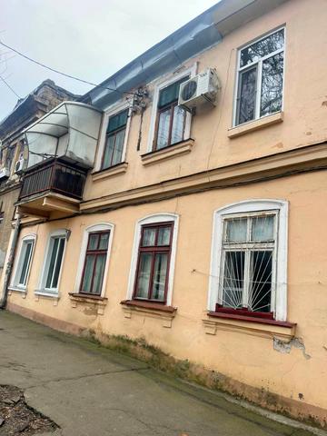 Тараса Кузьміна вул., 19