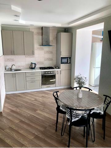 Чорновола вул., 29