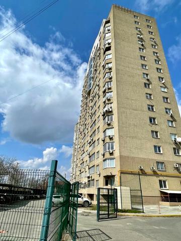 Дарницька вул., 19