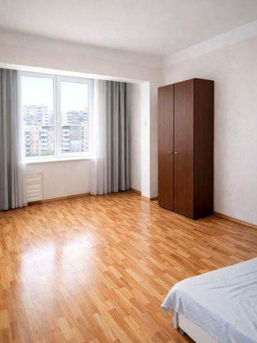 Академіка Булаховського вул., 28-Б