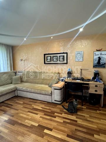 Льва Ландау просп. (50-річчя СРСР), 16