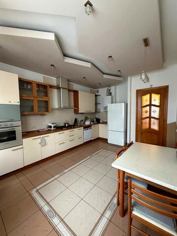 Іллі Мечникова вул., 18