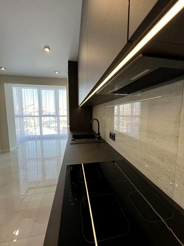 Єдності вул., (Будинок 5)