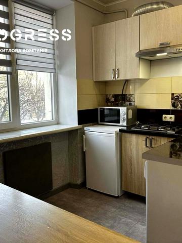 Незалежності вул., 36