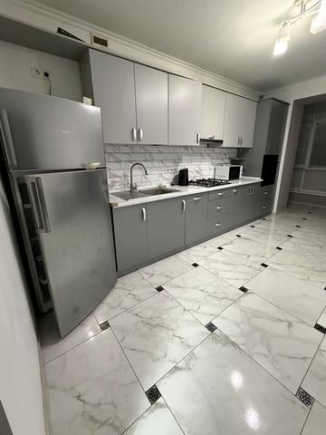 Бельведерська вул., 35