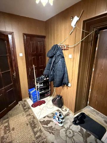 Великотирновська вул., (Будинок)