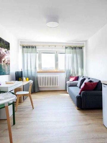 Ясинуватський пров., 10