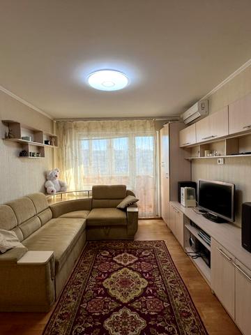 Сергія Амброса вул., 72