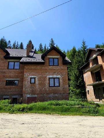 Новоселів, 13