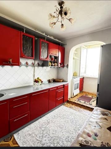 Романа Шухевича вул., 8