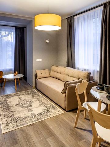 Насипна вул., 5