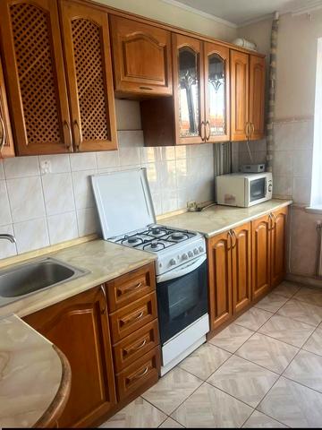 Симоненка вул., 4