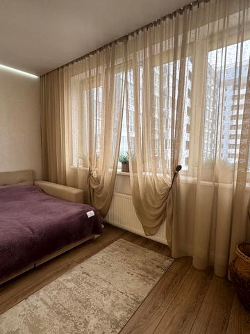 Варненська вул., 29