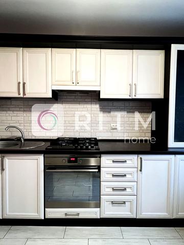 Гетьмана Мазепи вул., 8