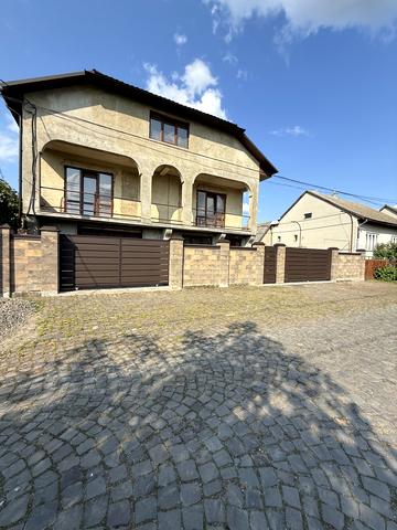 Б.Хмельницького, 78