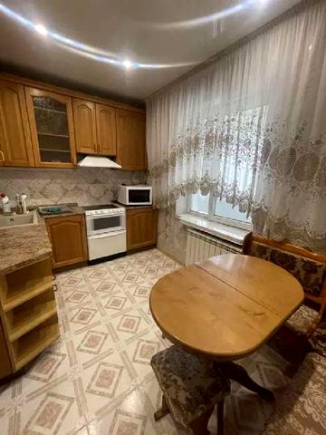 Прирічна вул., 37