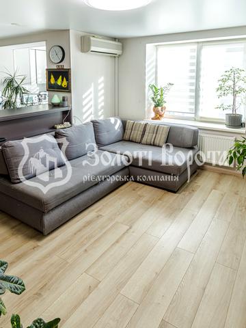 Жулянська вул., 1-Б