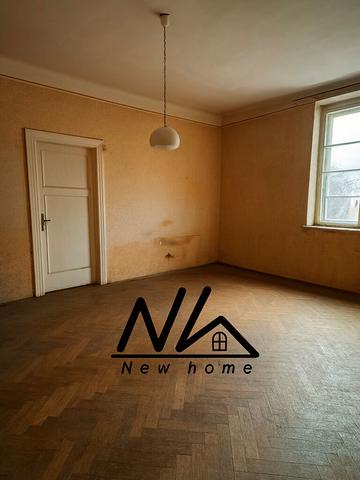 Лесі Українки вул., 40